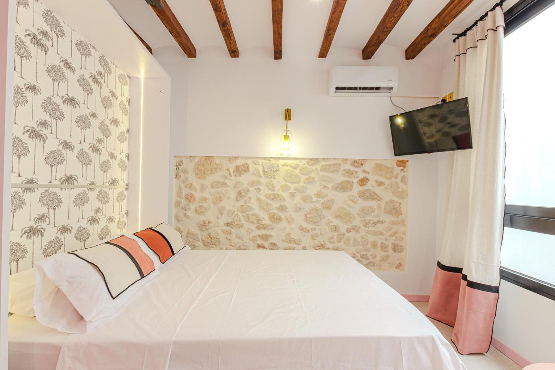 Glamorous Pink Studio In City Center Alicante Exterior photo